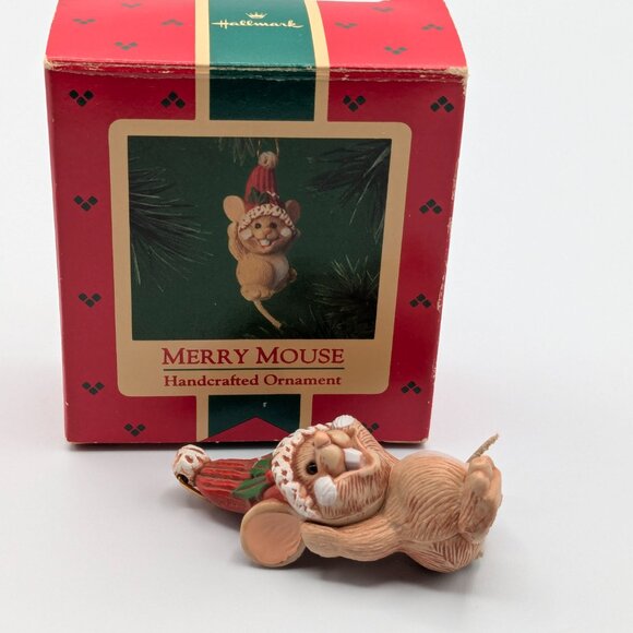 Hallmark Keepsake Merry Mouse 1985, Vintage Christmas Ornament - Picture 2 of 12